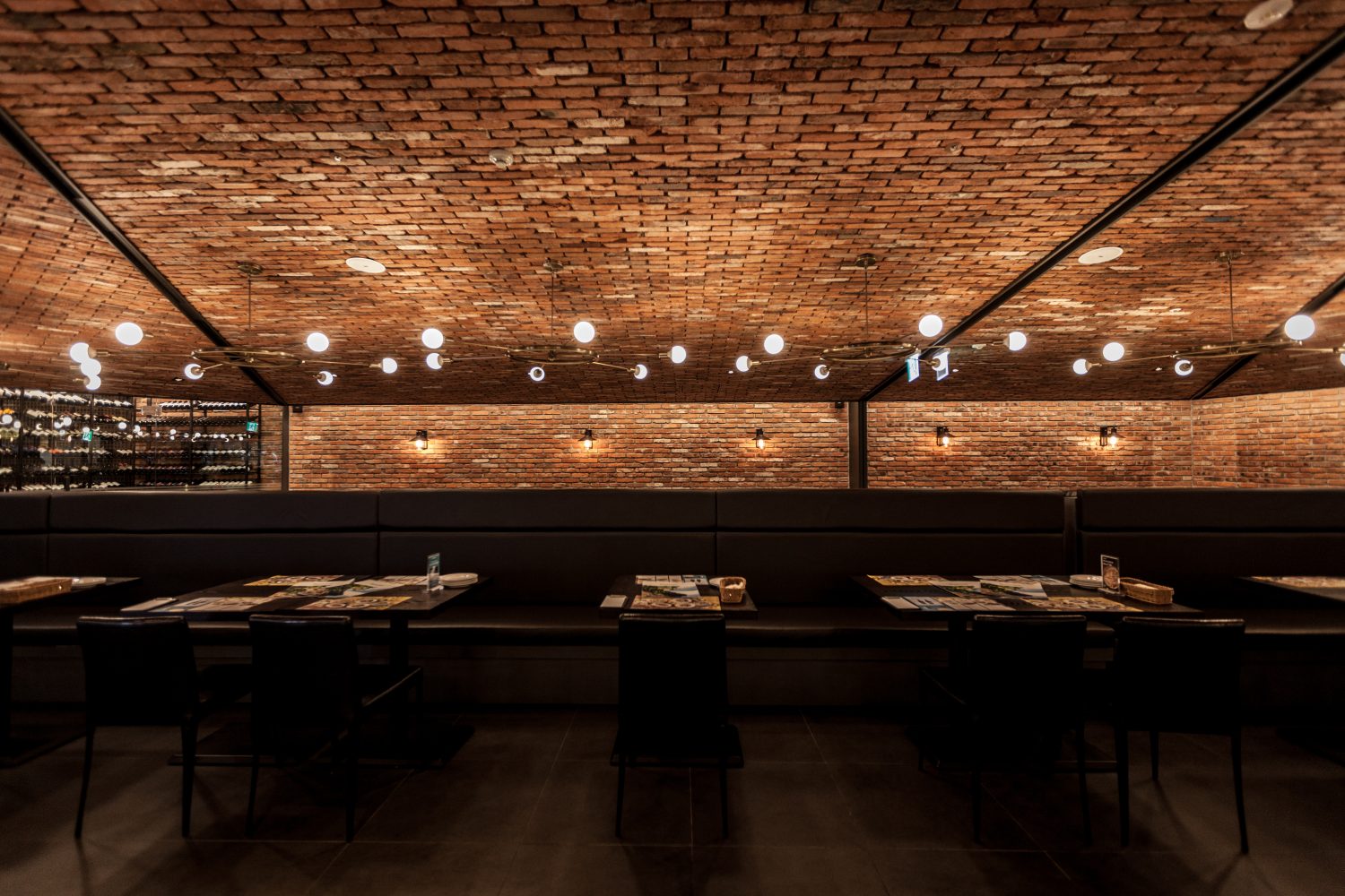 Mad For Garlic Pyeongtaek AK Plaza branch interior design-8