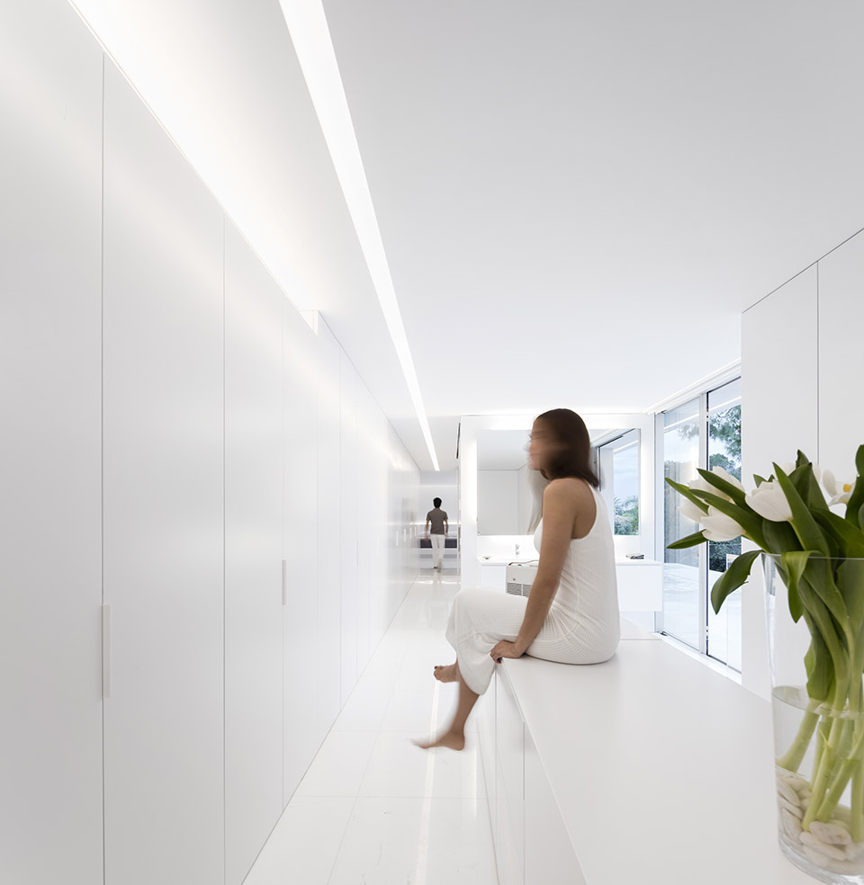 松树林之间的住宅，西班牙 / Fran Silvestre Arquitectos-45