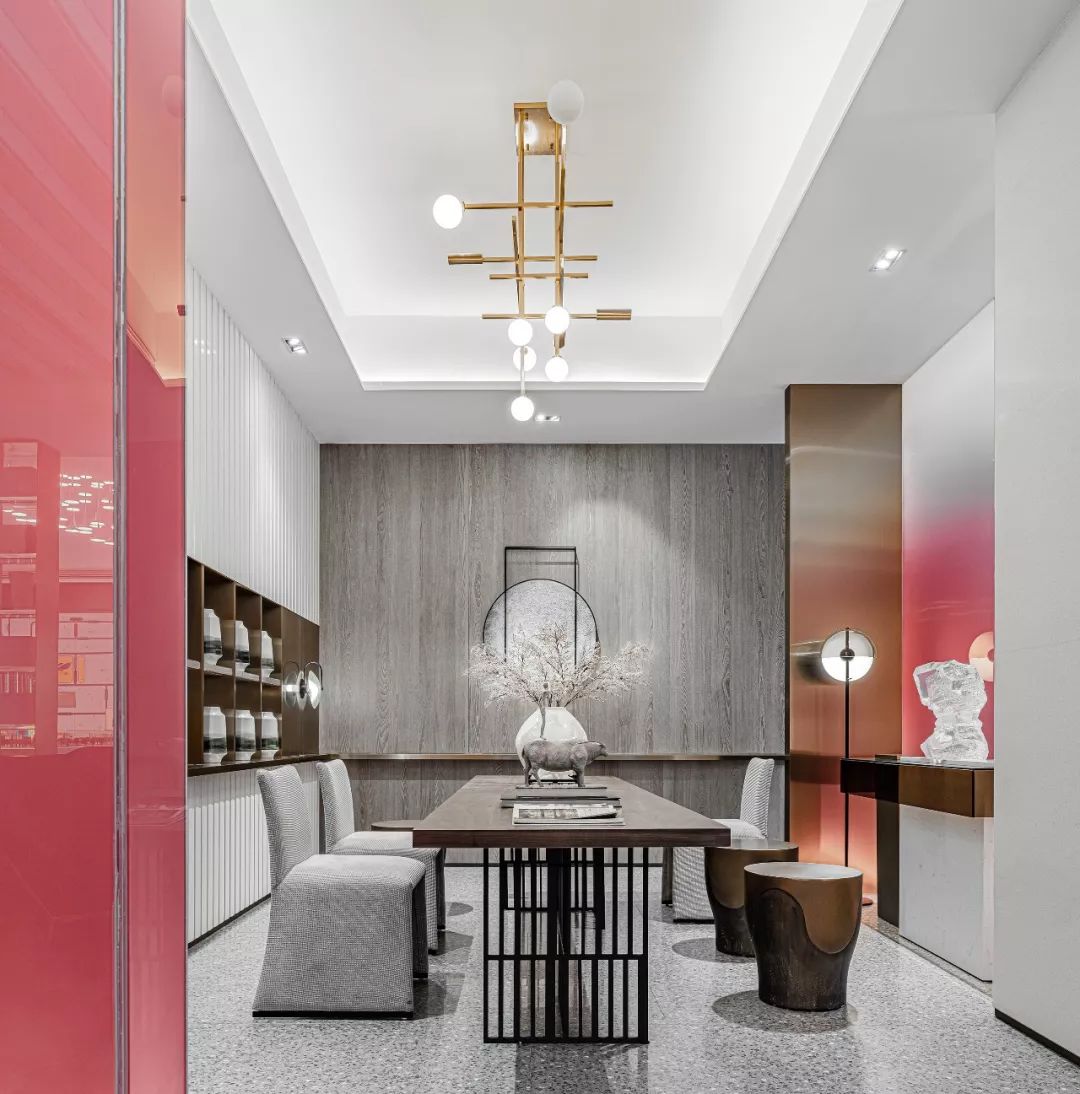 江旅都市方舟营销中心 | 红灰碰撞的年轻活力空间-28