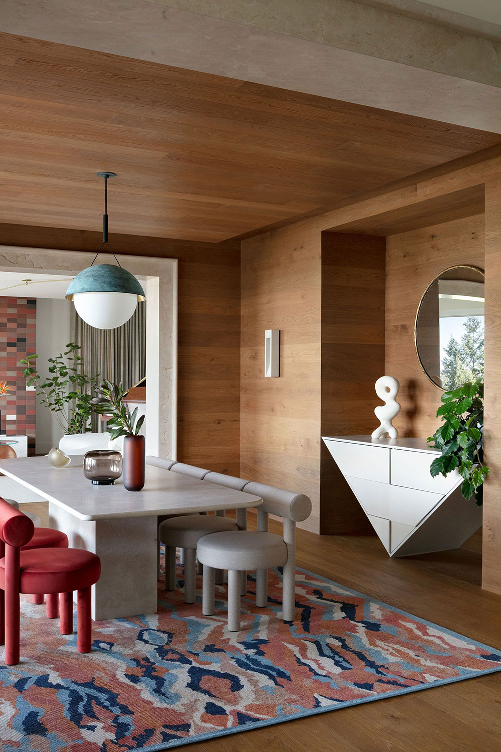 温哥华独特公寓 | 色彩与创意的完美交织-4