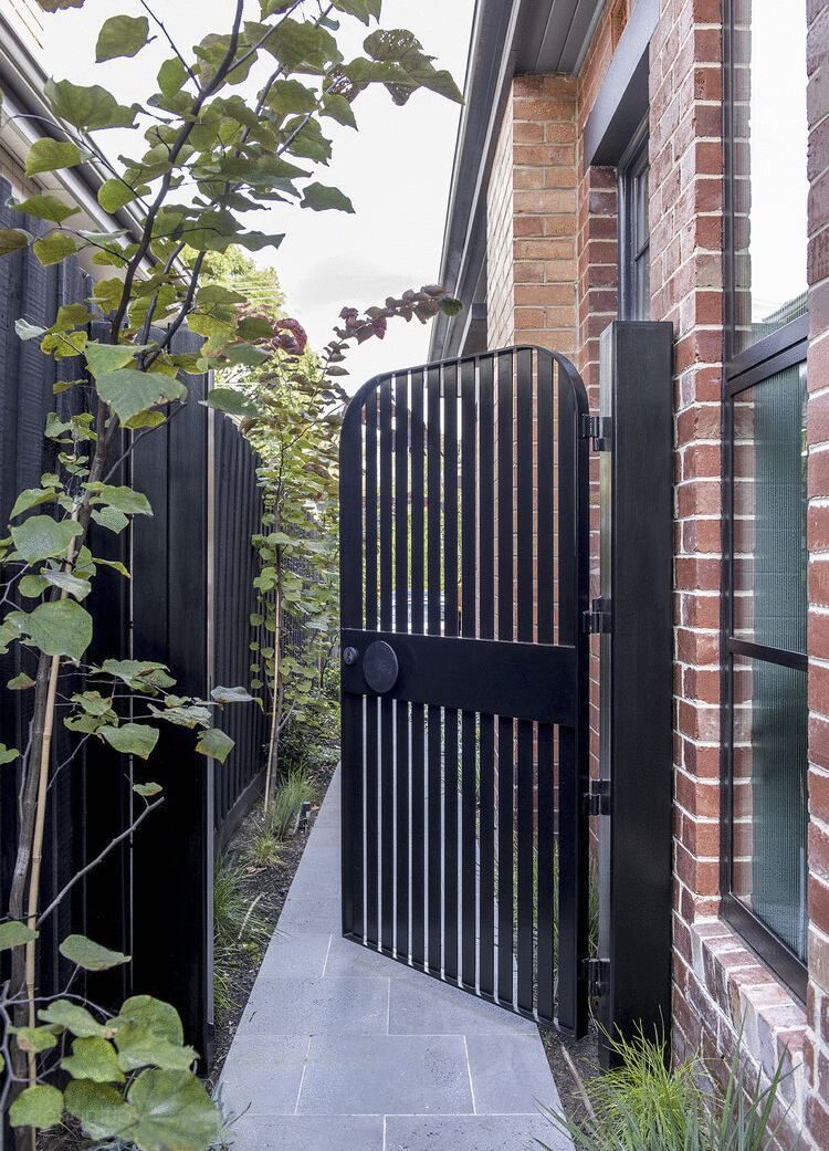 蒂芙尼蓝邂逅猫咪 · Flemington House 翻新设计丨澳大利亚丨Lisa Breeze Architect Design-1