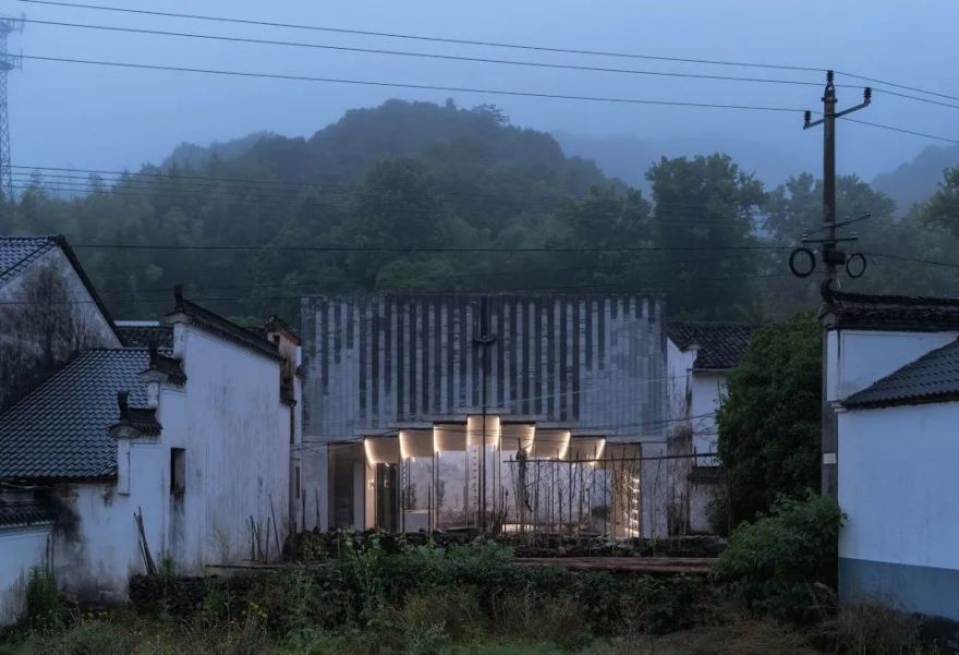 桥廊:上海三联书店·黄山桃源店丨中国黄山丨来建筑设计工作室-7