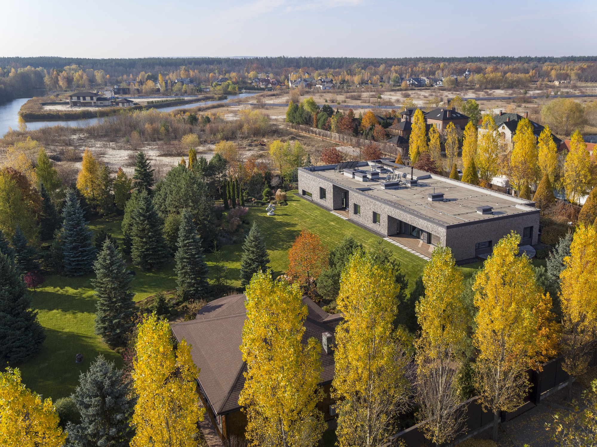 乌克兰岩石花园中的现代别墅丨乌克兰基辅丨Palamarchuk Architects-24