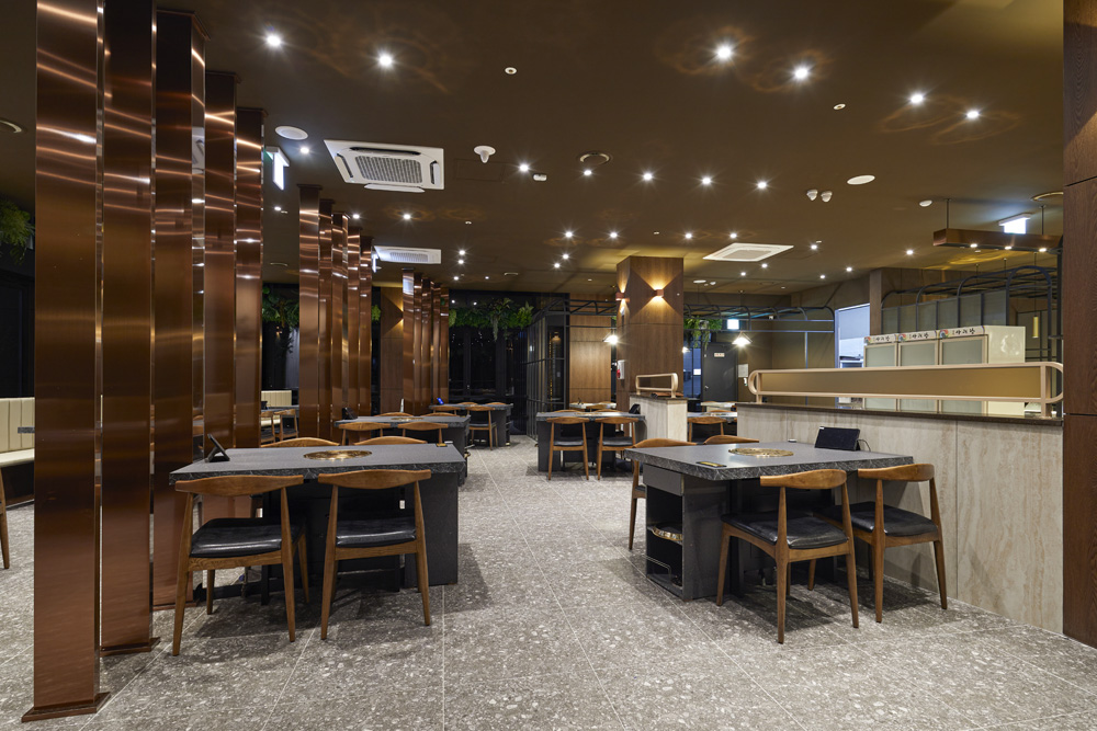 现代风格三层 250 平小户型装修设计-6