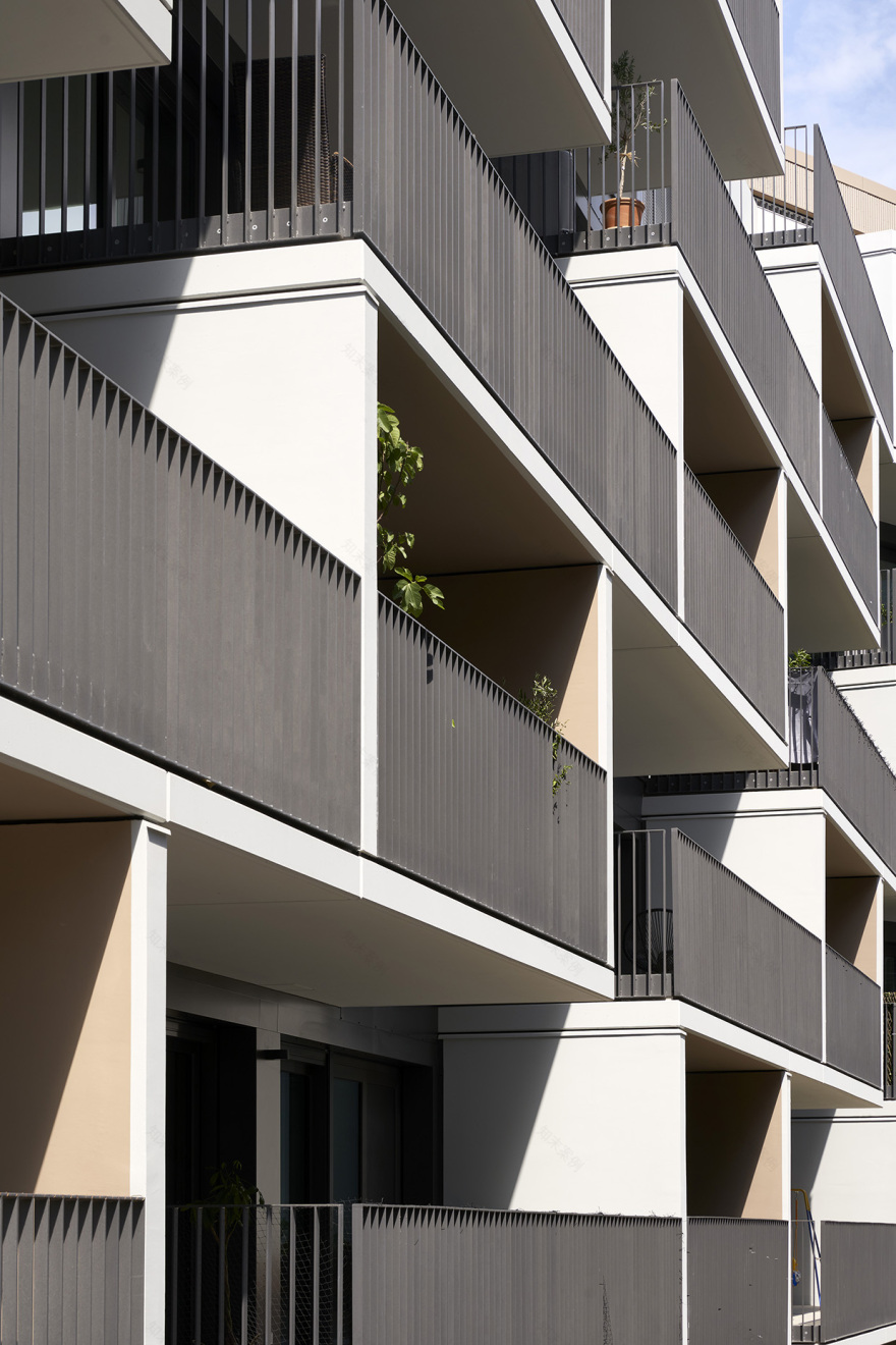 五月生活 + 五月办公 – 克雷辛斯(注:若KRESINGS有特定背景含义,此音译可能不准确) 丨德国斯图加特-6