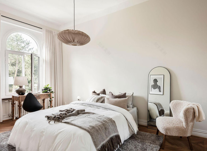 哥德堡优雅公寓,极简设计突显百年建筑之美-16