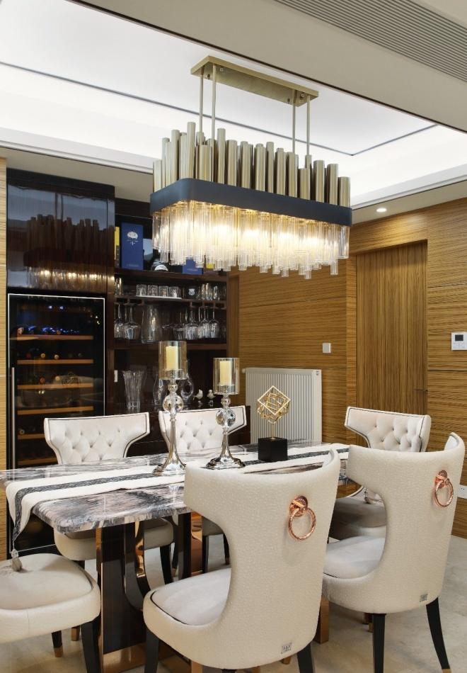 港式轻奢,金属色的摩登时尚-19