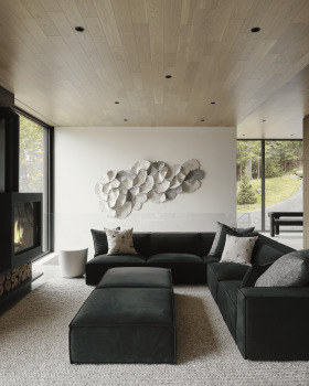 角屋；尖点之屋（注：Pointe在不同语境可能有角、尖端等意思，这里Maison de la Pointe直译为角之屋或尖端之屋，角屋表述相对简洁顺口，尖点之屋更体现原意，可根据具体背景选择） 丨加拿大丨YH2 Architecture