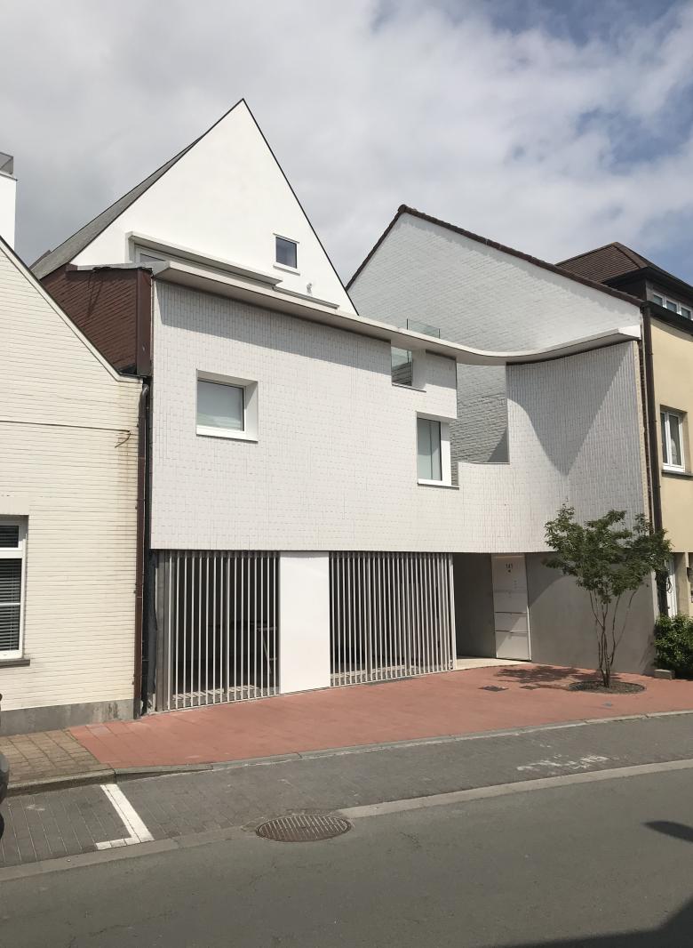 De Bruycker – De Brock 设计的皮肤科诊所及住宅丨比利时-4