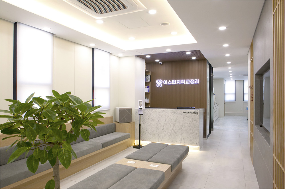 60 平现代高端齿科诊所设计，白色与木纹的摩登之选-2