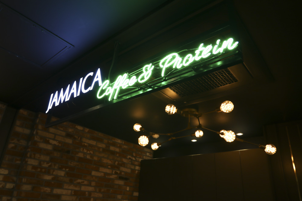 极简黑白色调 打造现代健身中心-13