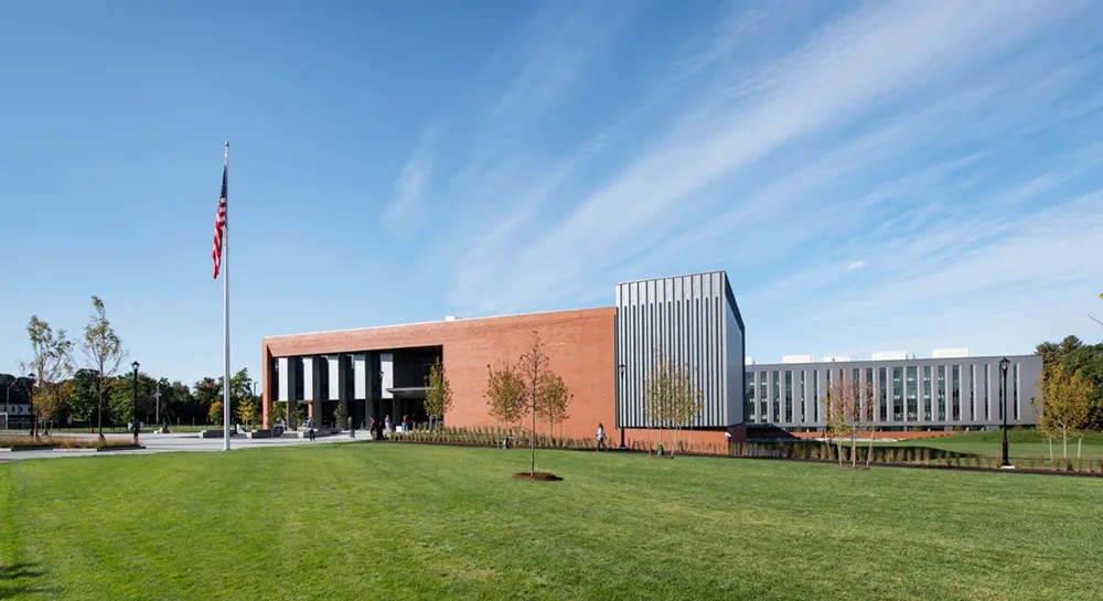 美国比尔里卡纪念高中丨暂无-5