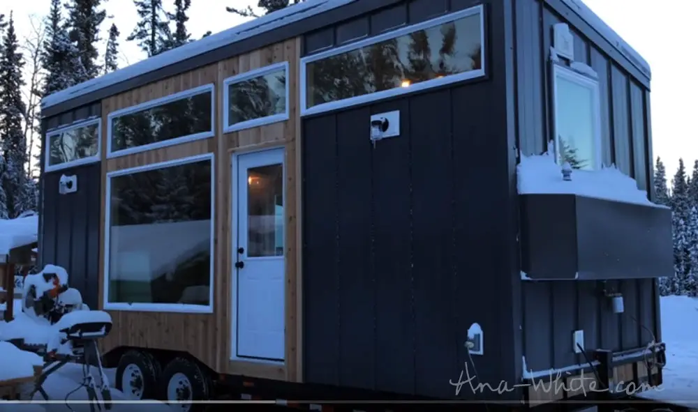 17m²迷你梦幻之家，升降式床设计太巧妙！-13