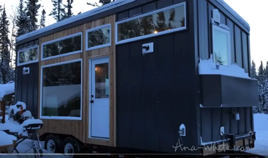 17m²迷你梦幻之家,升降式床设计太巧妙!-13