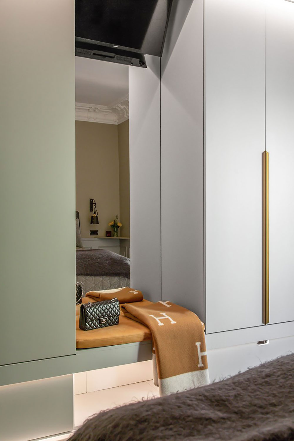 瑞典现代古典公寓的巧妙融合-26