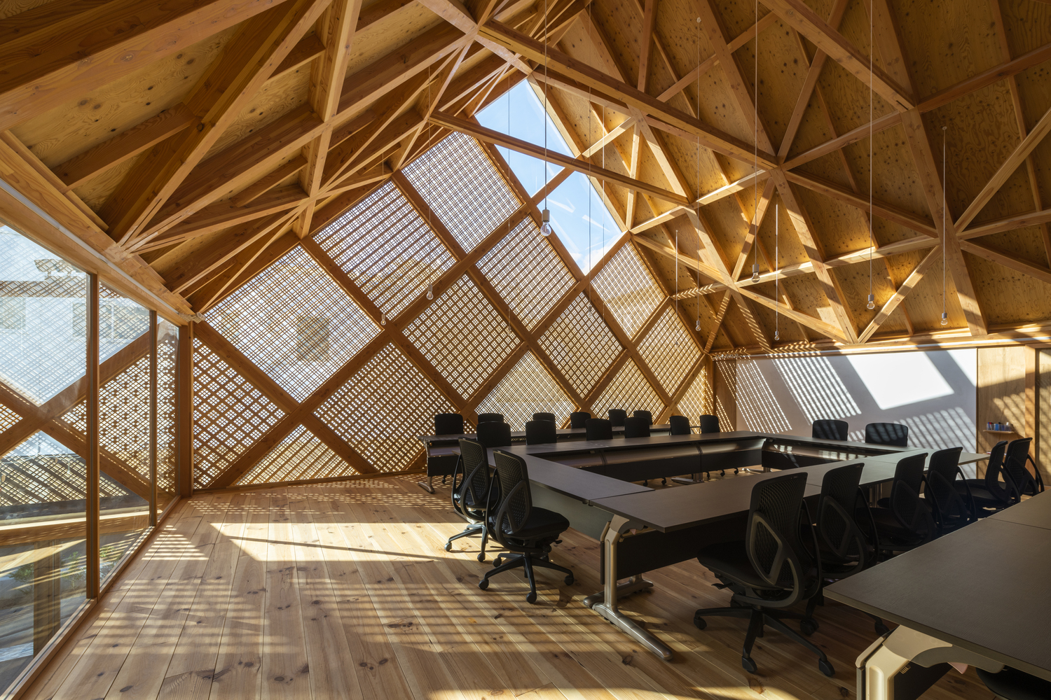 日本 Tomioka 商会大厦 · 传统与未来的交融-34