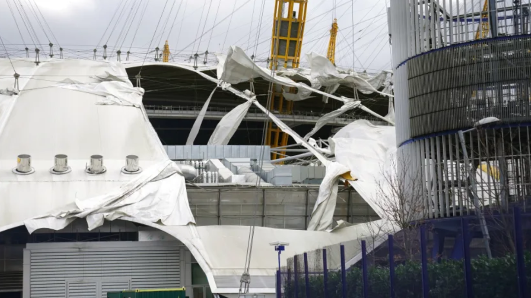 罗杰斯"千禧穹顶"被风暴撕毁！高技、高造价VS极端天气，建筑应该担责吗？-43