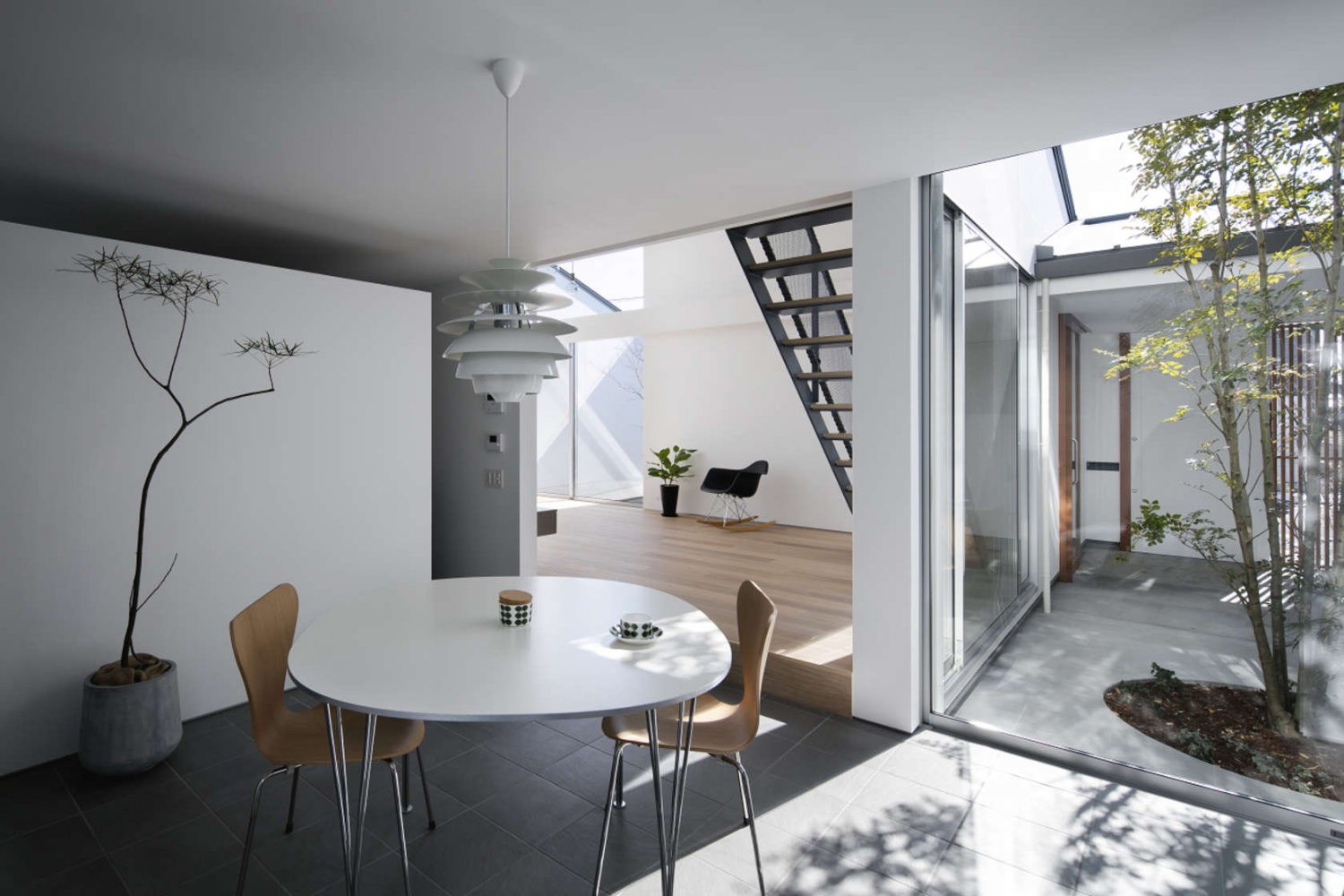 日本N-65 住宅 | 封闭外表下的开放空间-12