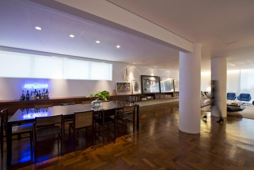 巴西 SP 公寓 | 垂直花园与简约空间的完美融合-6