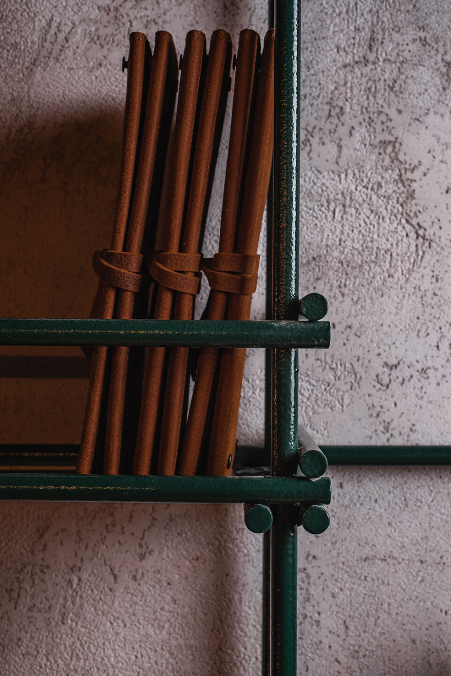 意大利巴伊港口的工业风酒吧设计-11