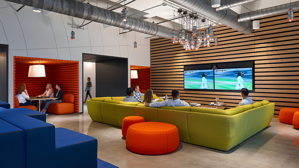 赫兹利北美总部 · 红与黑的科技创意空间-6