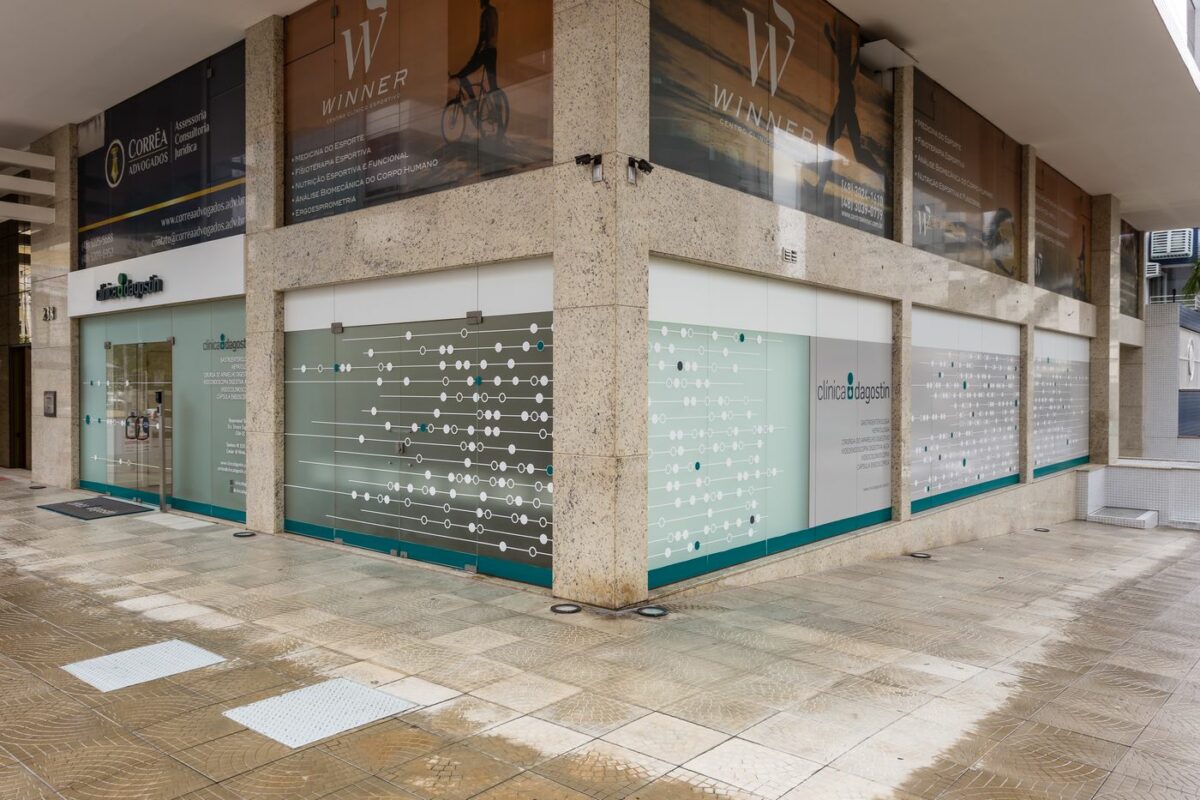 Clínica Dagostin - /STUDIOMDA - Wayfinding Design-0