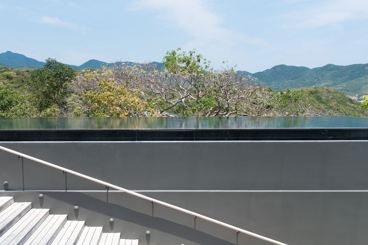 AMANOI Jean-Michel Gathy-19