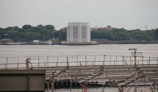 布鲁克林乔勒蒙街58号伪装成房屋的地铁通风口丨美国纽约-24