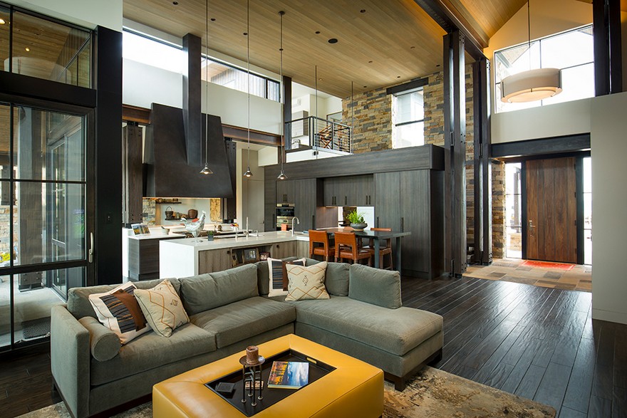 Boulder Ridge Mountain Retreat Featuring Contemporary Elegance-15