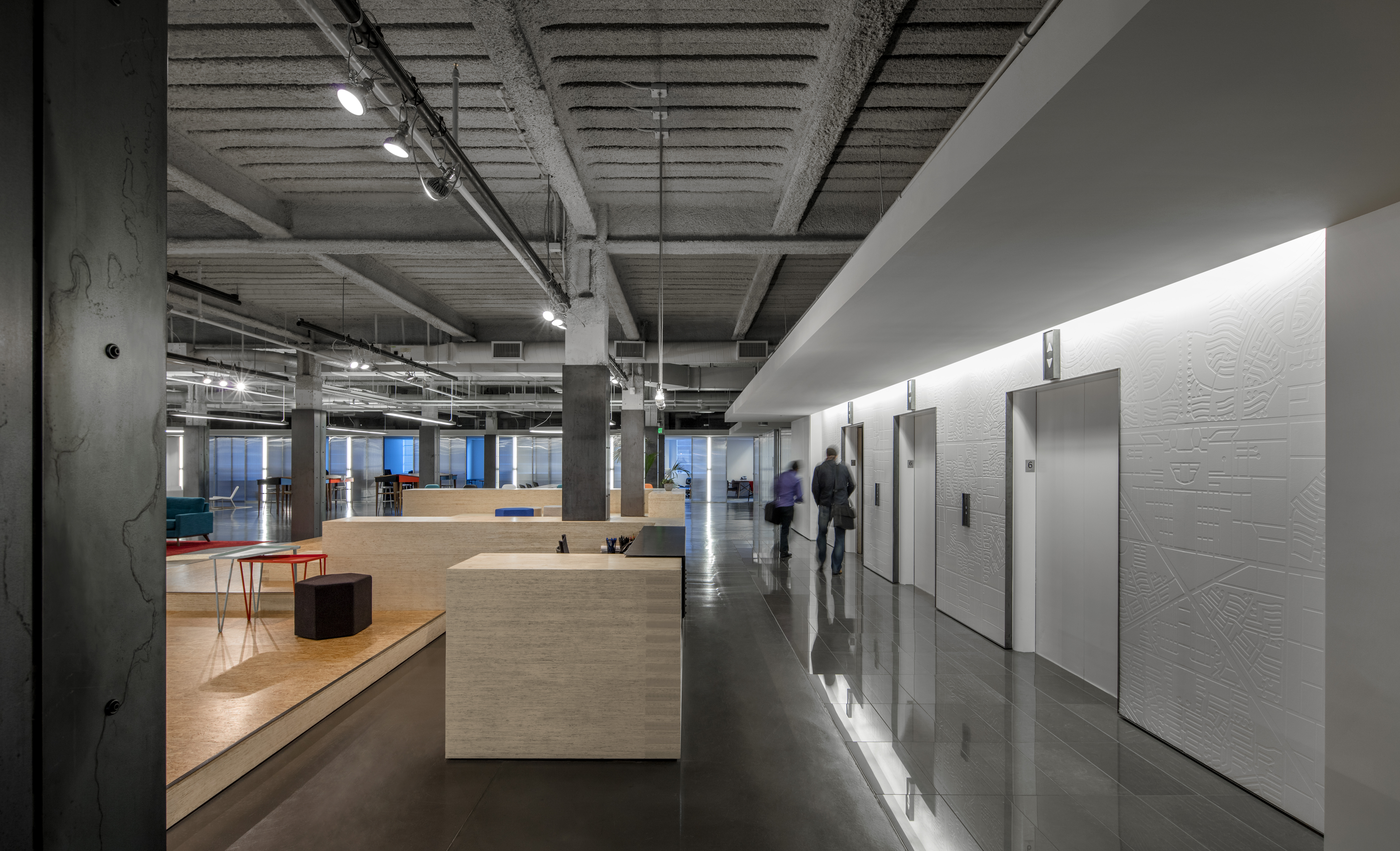 市井繁华之心 · 180 度公司打造的 Phoeni· 创业空间-9