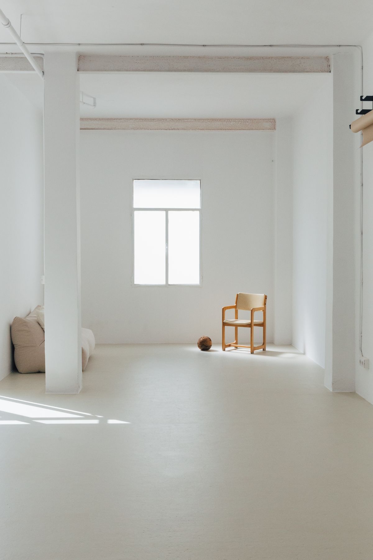 瓦伦西亚车库改造成带泳池摄影工作室丨西班牙丨BaconStudio-11