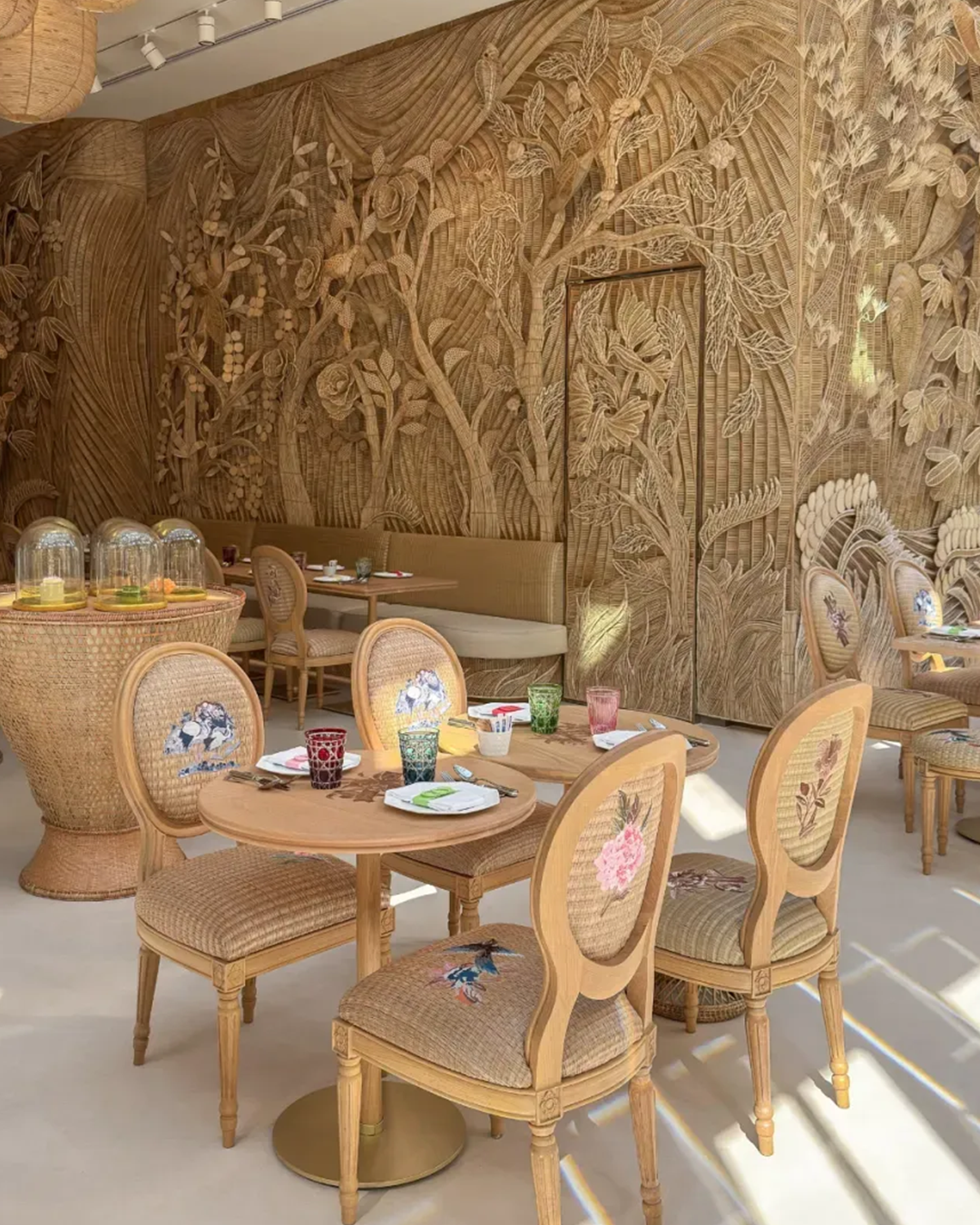 Dior 快闪店「黄金屋」丨泰国曼谷丨Dior 视觉营销创意总监 Luca Albero-80