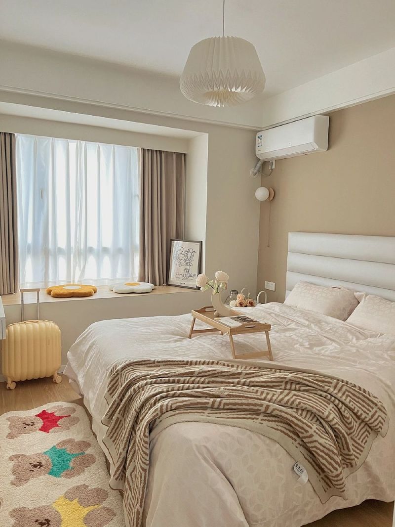 依云小镇142平奶油风，灰蓝乳胶漆打造明亮温馨空间-1