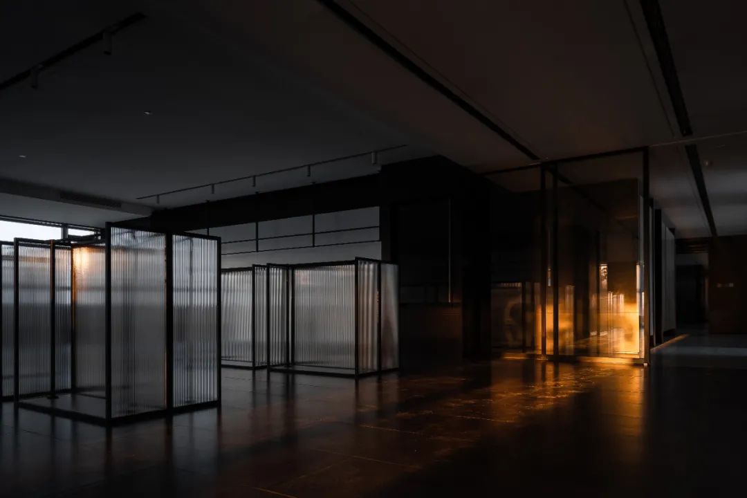 绍兴万里进出口办公空间 | 黑与白的隐喻世界-26