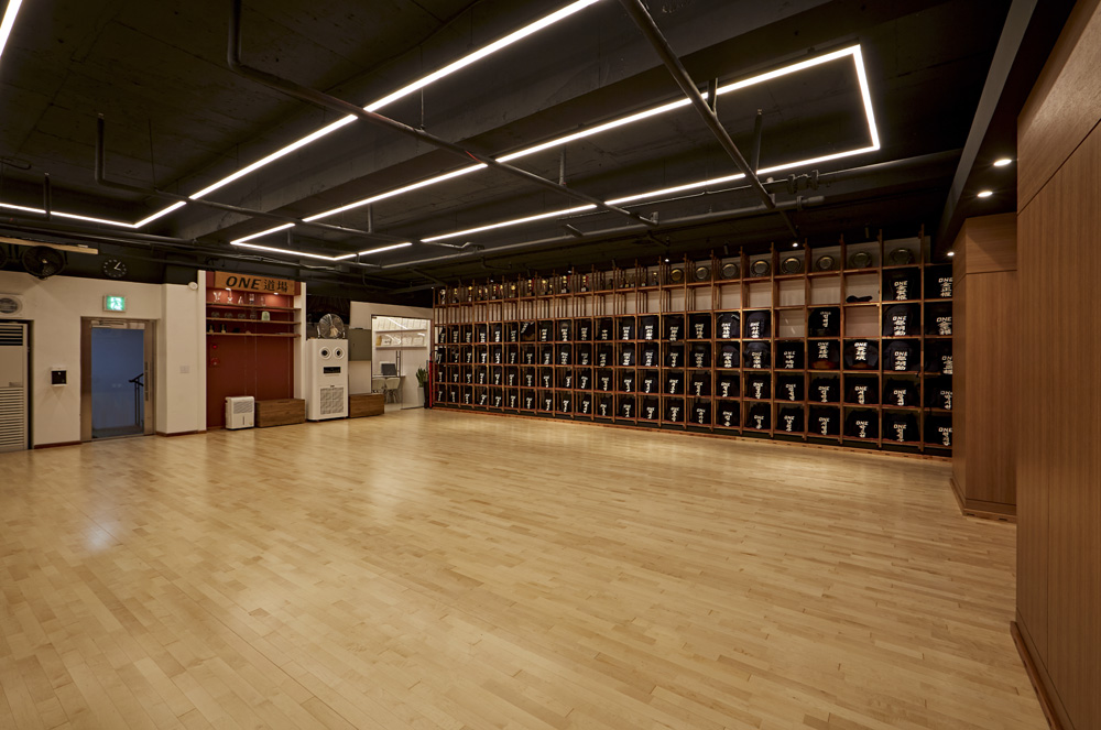 20 平米极简生活，原木风打造温馨小窝-5