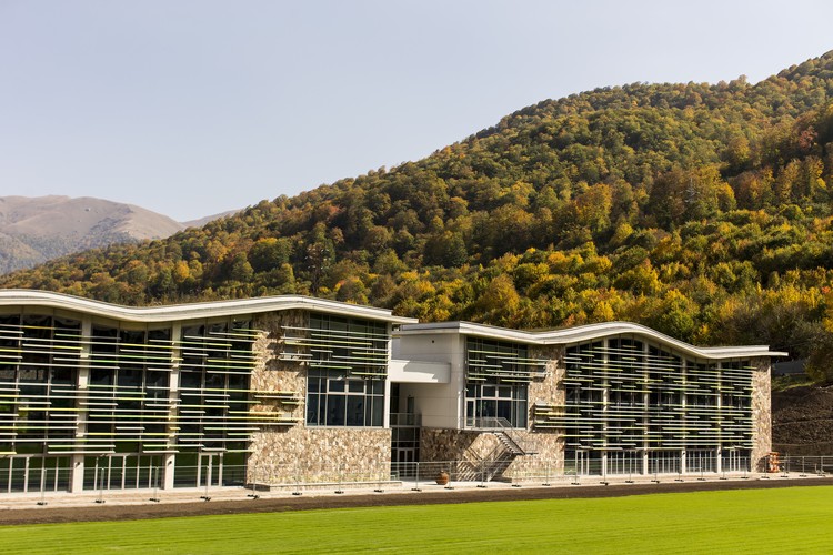 亚美尼亚 UWC 学院 Dilijan 环保现代建筑-7