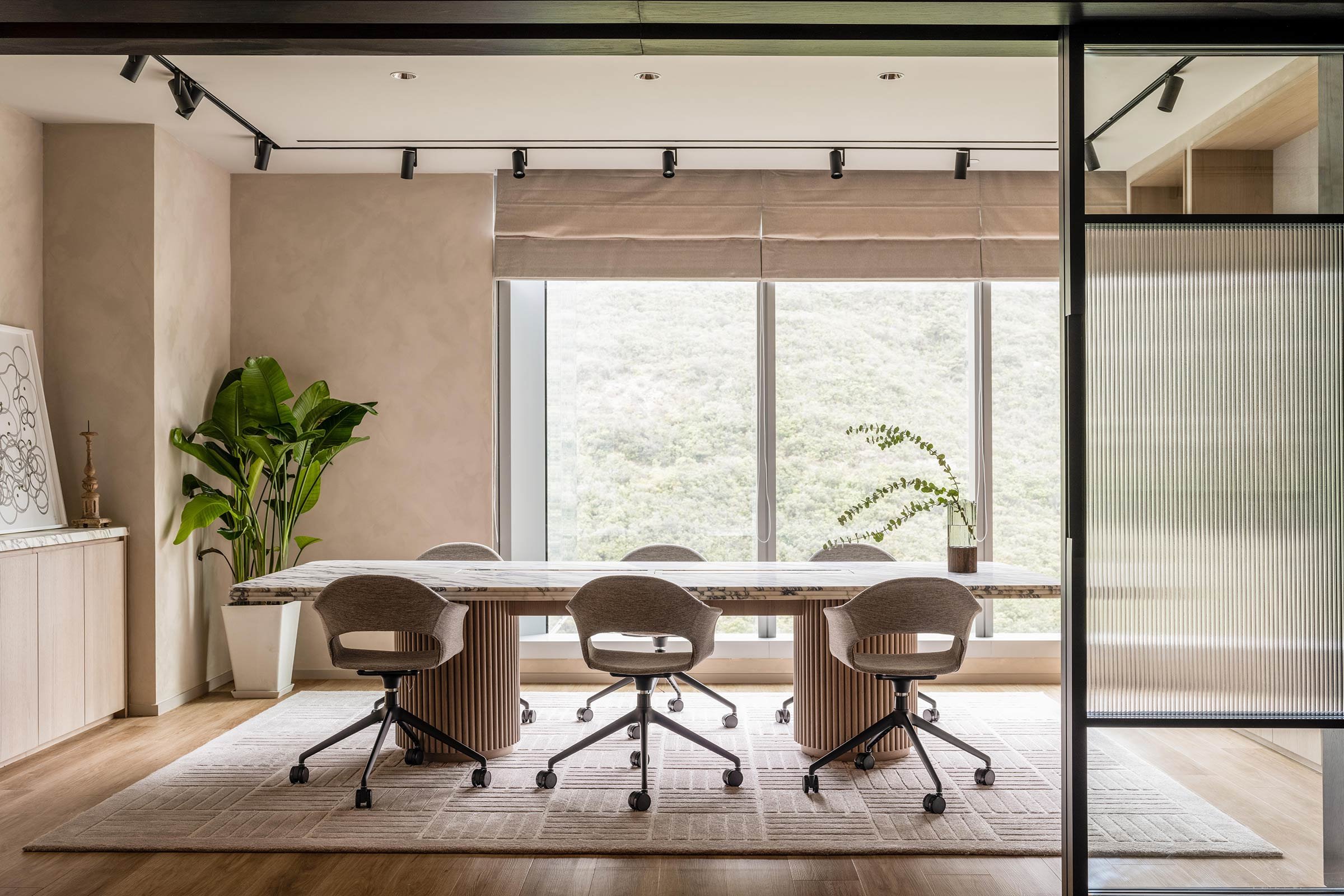 An Intimate, Multi-Generational Office — Design Anthology-12