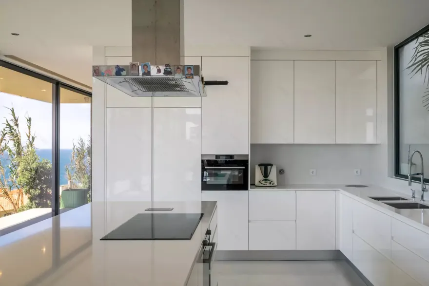 葡萄牙现代度假别墅,尽享海滨奢华-5