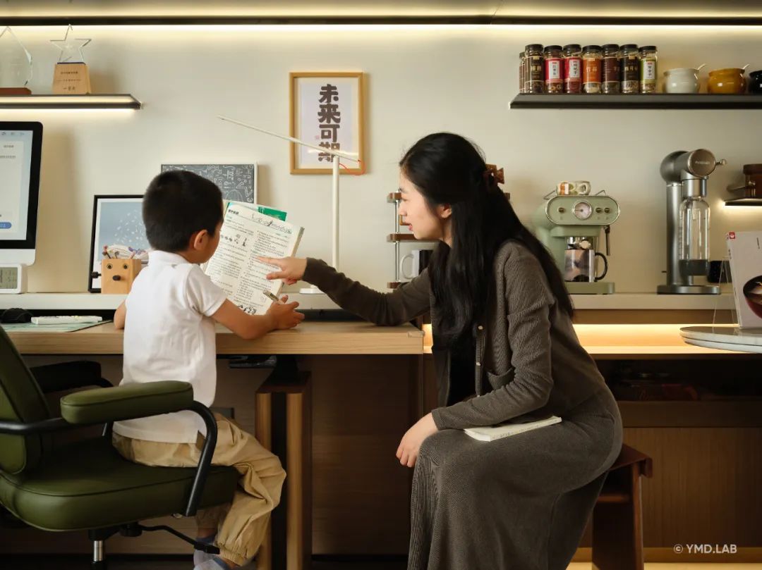 《学霸养成基地39㎡》孩子放学后从作业辅导到深夜食堂的不焦虑公寓丨上海岳蒙空间设计-4