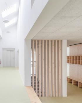 Kita Am Bergwald 幼儿园丨德国斯图加特丨larob. studio für architektur