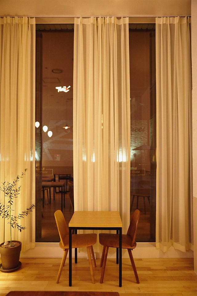 17 坪极简咖啡厅设计 | 首尔温馨空间-11