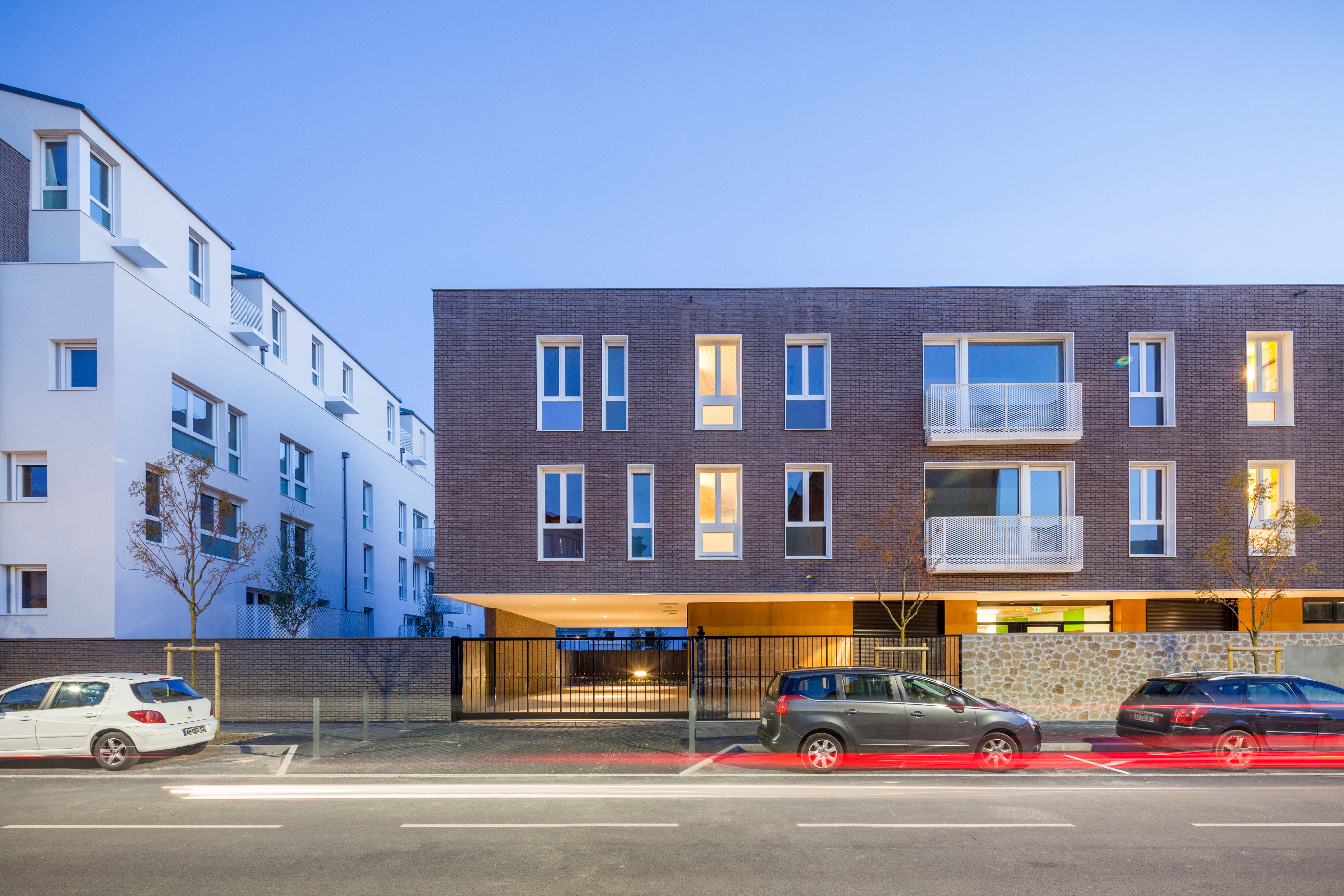 巴黎郊区独特社区 · 砖与金属的和谐共生-35