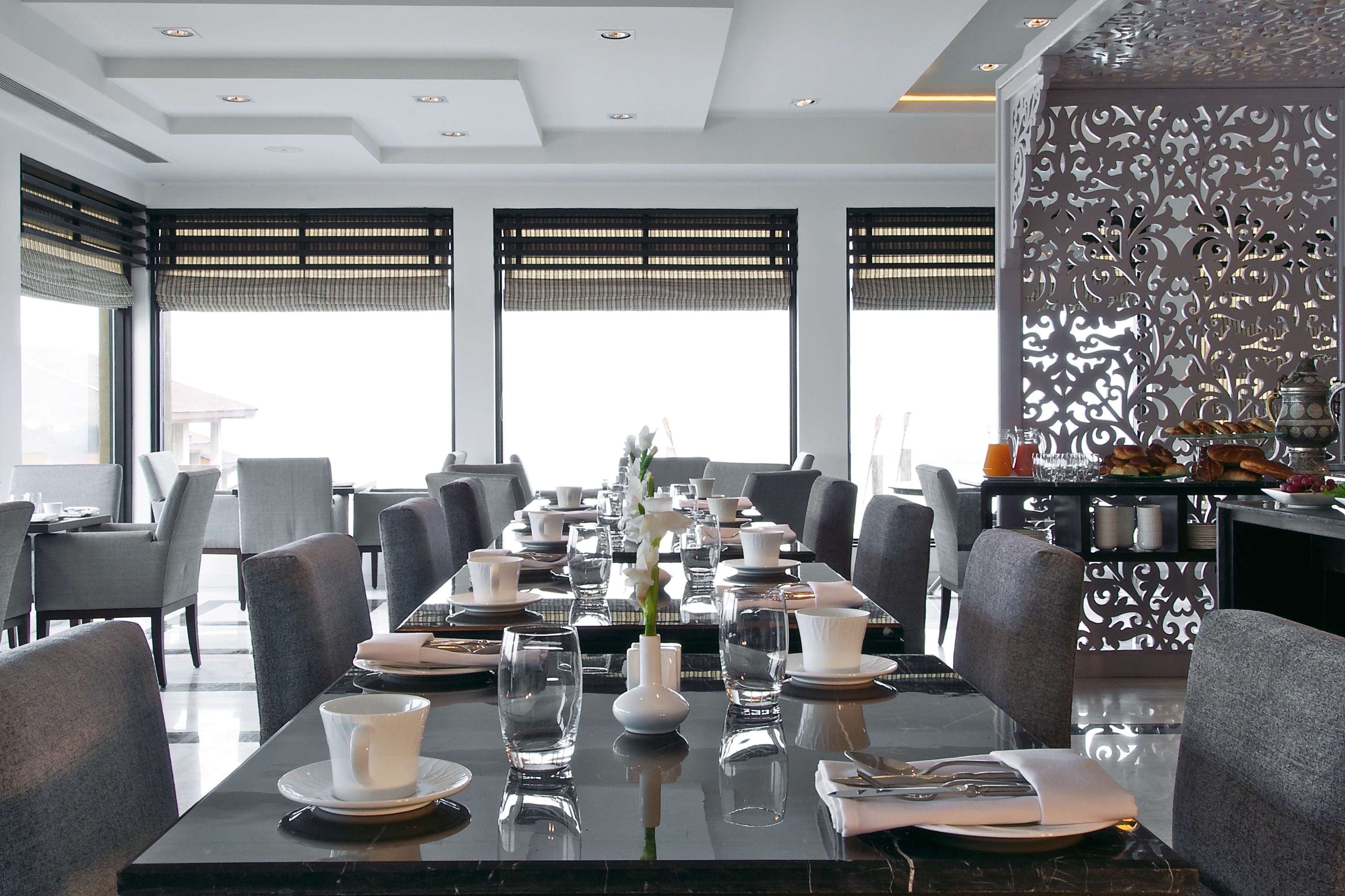 Vivanta by Taj   Dalview  Srinagar-1