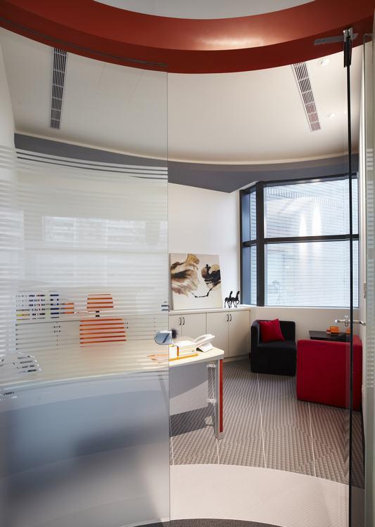 玩味办公室设计，色块与创意的完美融合-15