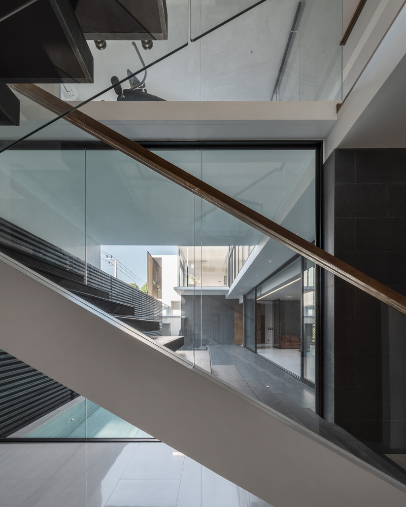 曼谷 898 平方米四口之家，多功能空间与温暖氛围的完美结合-54