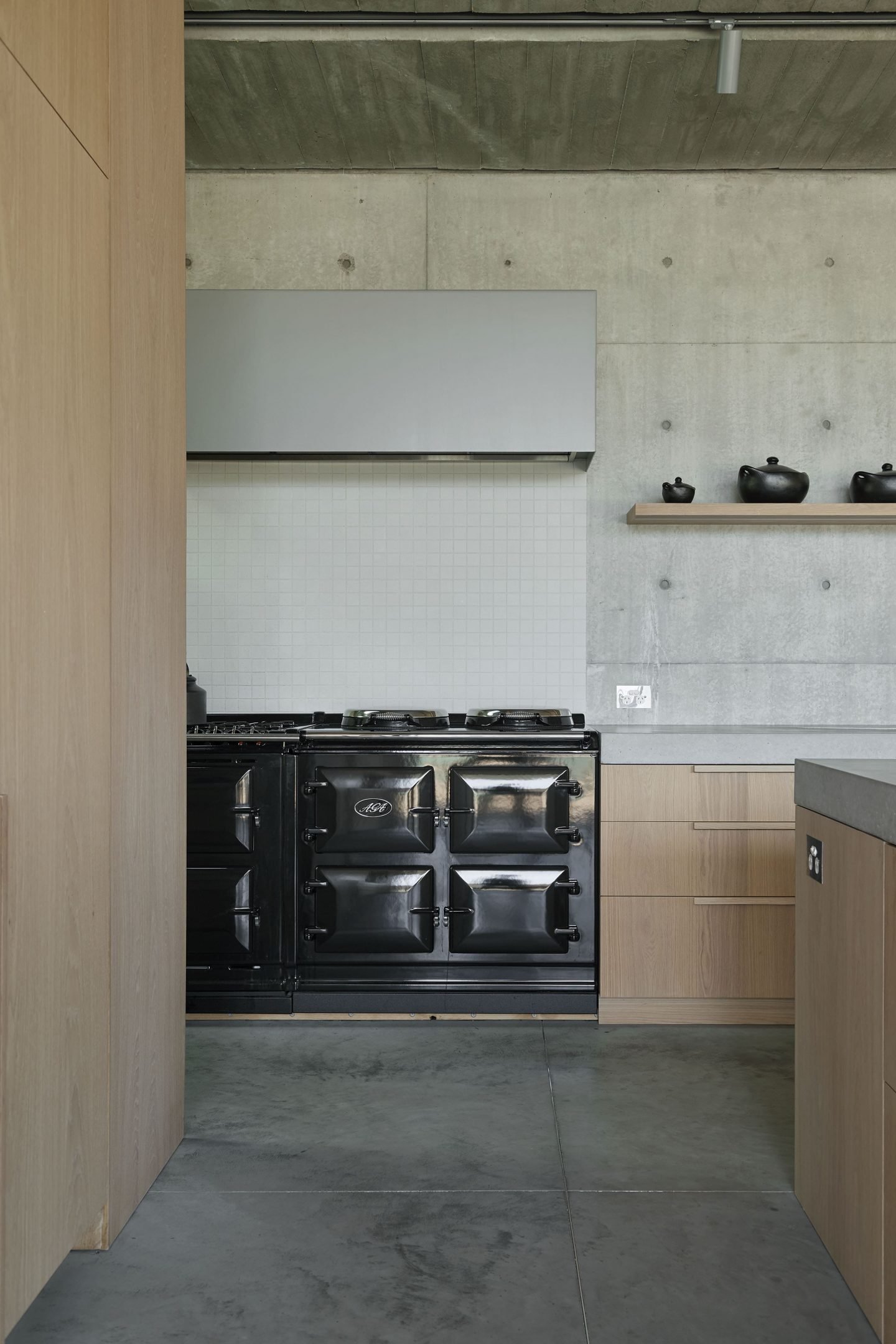 Contrasts And Duality Of Materiality Inform The Design Of House At Prickly Rocks - IGNANT-16