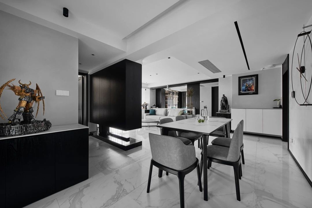 力设计 新作丨手办一面墙 江边一套房-11