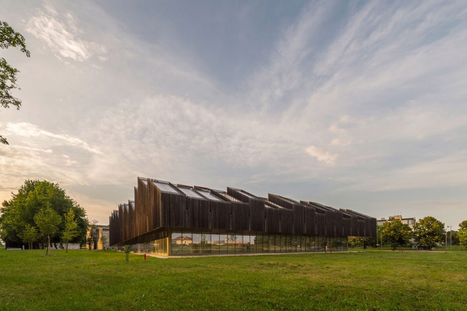 艾米利亚罗马涅大区环境能源局 · 可持续公共建筑的典范-15