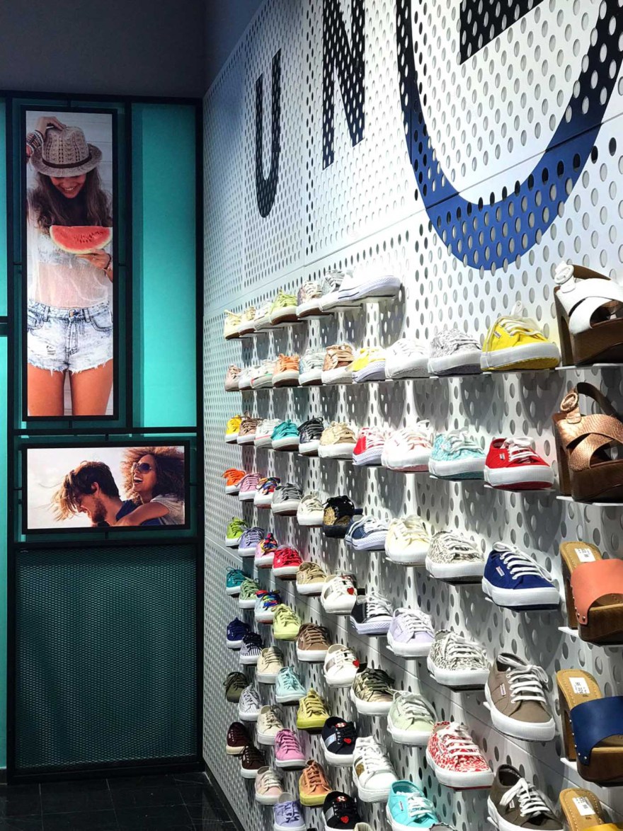 康罗托联合产品公司
注:Conrotto一般为专有名称,音译为康罗托,对于United Products Conrotto结合常见语境推测为某公司名称做此翻译,若有具体背景信息,可能翻译更精准 丨古巴-29