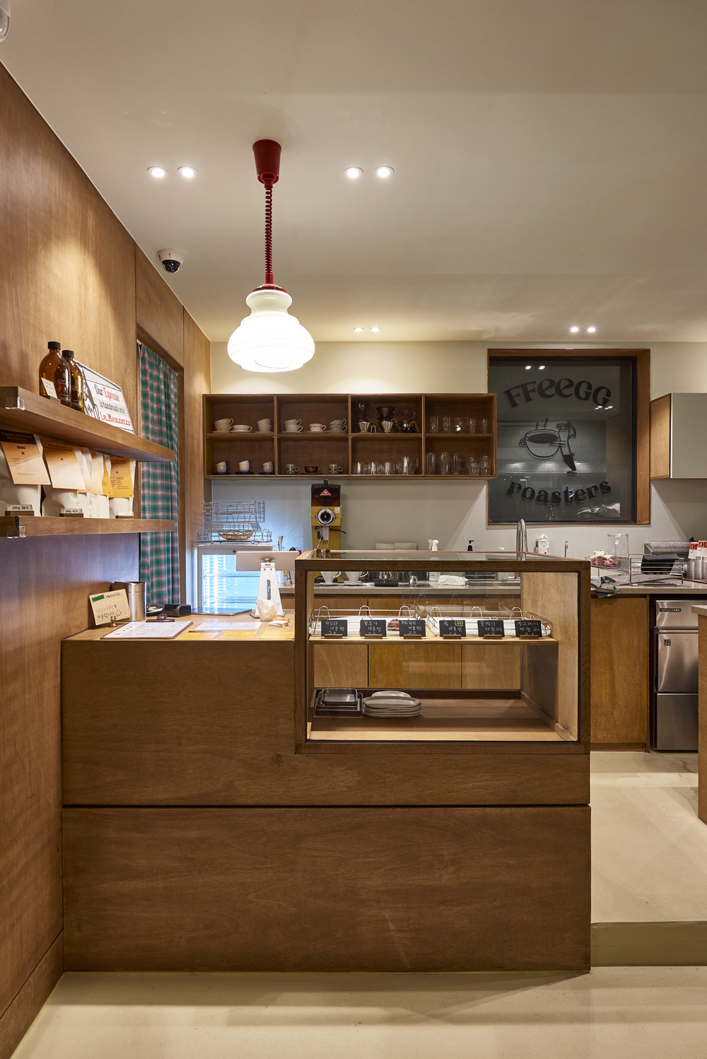 23 坪现代极简咖啡馆设计，打造温馨舒适空间-12